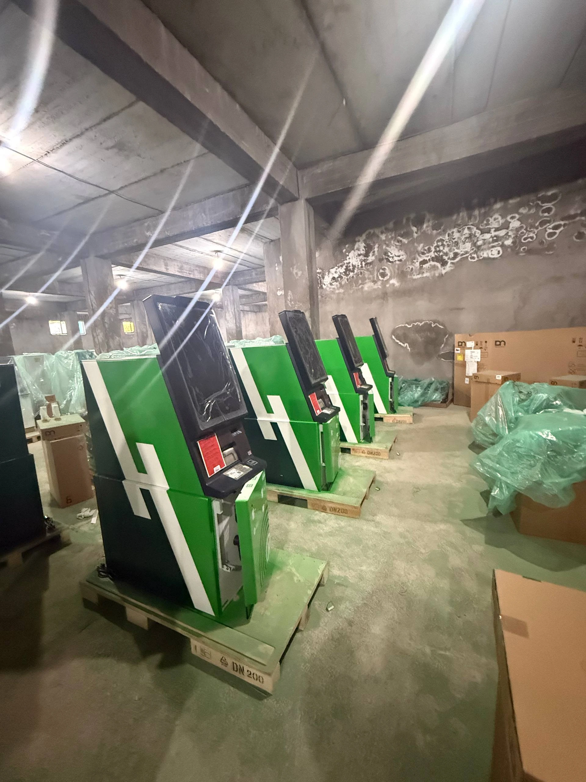 Покраска банкоматов Hamkorbank, ракурс 2